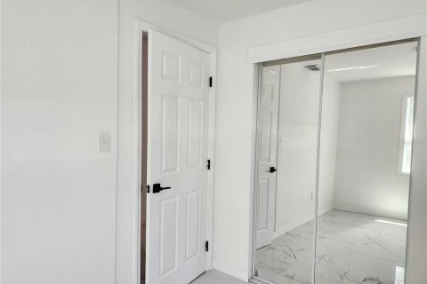 Casa en venta en Port Richey, Florida, 4 dormitorios, 117.99 m2 № 1910699 - foto 17