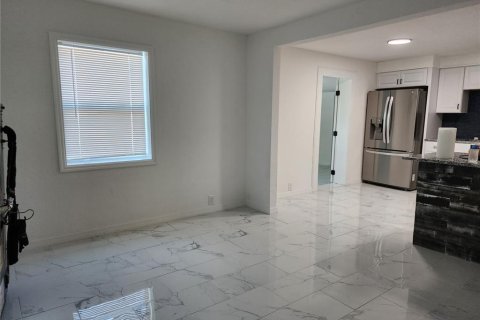 Casa en venta en Port Richey, Florida, 4 dormitorios, 117.99 m2 № 1910699 - foto 6
