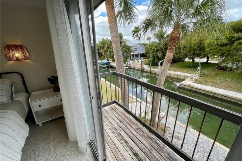 Condo in Longboat Key, Florida, 2 bedrooms  № 1833296 - photo 11
