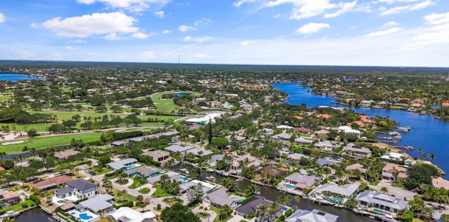 Casa en Tequesta, Florida 4 dormitorios, 228.08 m2 № 1142539
