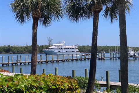 Купить кондоминиум в Стьюарт, Флорида 2 спальни, 105.44м2, № 2060694 - фото 3