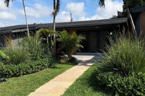 Villa ou maison à vendre à North Miami Beach, Floride: 4 chambres, 190.64 m2 № 2069400 - photo 26