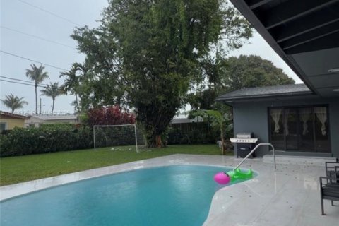 Villa ou maison à vendre à North Miami Beach, Floride: 4 chambres, 190.64 m2 № 2069400 - photo 5