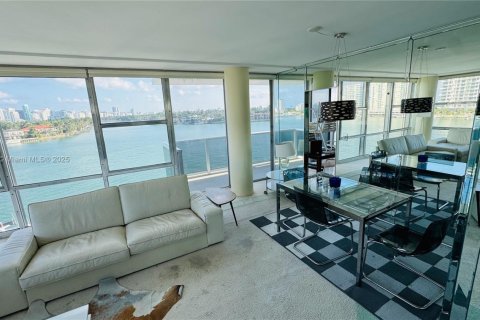 Condominio en venta en Miami Beach, Florida, 2 dormitorios, 143.07 m2 № 1985520 - foto 12