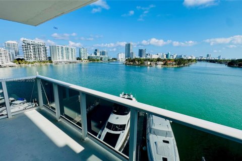 Condominio en venta en Miami Beach, Florida, 2 dormitorios, 143.07 m2 № 1985520 - foto 3