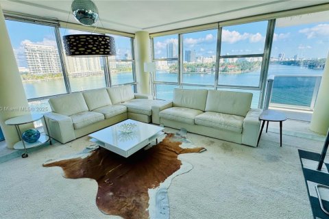 Condominio en venta en Miami Beach, Florida, 2 dormitorios, 143.07 m2 № 1985520 - foto 8