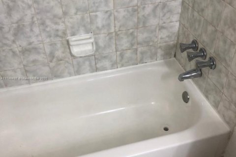 Copropriété à vendre à North Miami Beach, Floride: 1 chambre, 66.89 m2 № 1958897 - photo 7