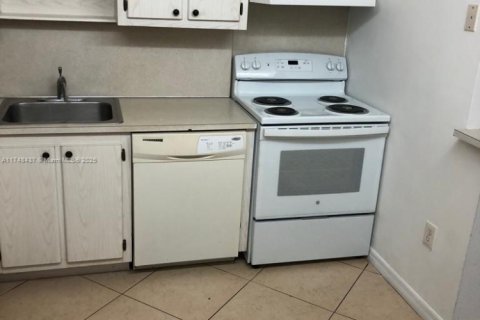 Copropriété à vendre à North Miami Beach, Floride: 1 chambre, 66.89 m2 № 1958897 - photo 1