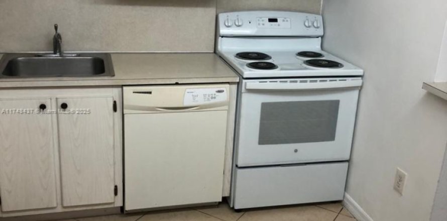 Condo à North Miami Beach, Floride, 1 chambre № 1958897