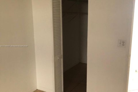 Copropriété à vendre à North Miami Beach, Floride: 1 chambre, 66.89 m2 № 1958897 - photo 9