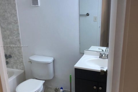 Copropriété à vendre à North Miami Beach, Floride: 1 chambre, 66.89 m2 № 1958897 - photo 3