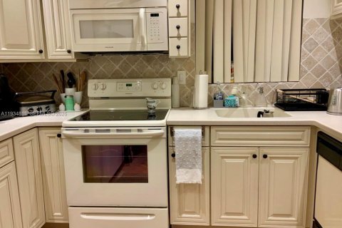 Condominio en alquiler en Key Biscayne, Florida, 1 dormitorio, 90.3 m2 № 2060181 - foto 7