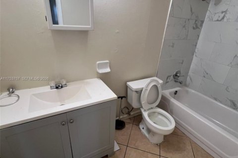 Condo in Lauderdale Lakes, Florida, 1 bedroom № 1693476 - photo 10