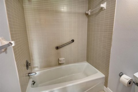 Condominio en venta en Longboat Key, Florida, 2 dormitorios, 108.97 m2 № 1902936 - foto 24