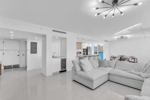 Condominio en venta en Aventura, Florida, 3 dormitorios, 175.31 m2 № 1995114 - foto 9