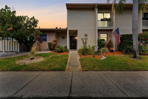 Townhouse in Oldsmar, Florida 3 bedrooms, 163.04 sq.m. № 1623009 - photo 1