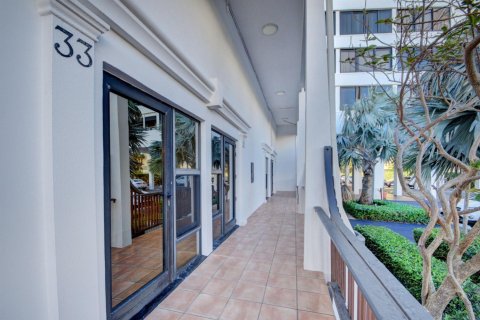 Touwnhouse à vendre à South Palm Beach, Floride: 1 chambre, 85.66 m2 № 978950 - photo 1