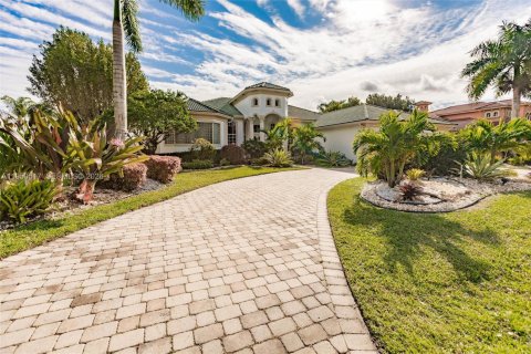 Casa en venta en Davie, Florida, 5 dormitorios, 423.26 m2 № 2006446 - foto 2
