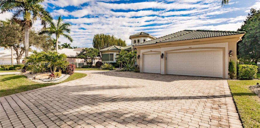 Casa en Davie, Florida 5 dormitorios, 423.26 m2 № 2006446