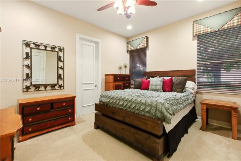 Casa en venta en Davie, Florida, 5 dormitorios, 423.26 m2 № 2006446 - foto 30