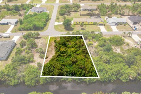 Land in Port Charlotte, Florida № 2256808
