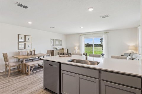 Townhouse in Lake Wales, Florida 3 bedrooms, 135.92 sq.m. № 2207739 - photo 9