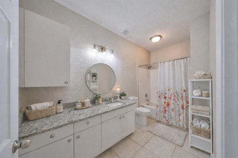 Condo in Tampa, Florida, 1 bedroom  № 2097462 - photo 12