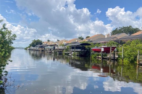 Condo in Tampa, Florida, 1 bedroom  № 2097462 - photo 21