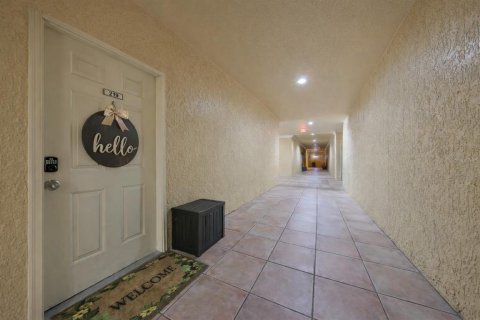 Condo in Tampa, Florida, 1 bedroom  № 2097462 - photo 14