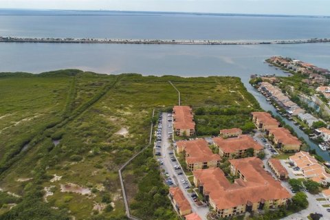 Condo in Tampa, Florida, 1 bedroom  № 2097462 - photo 25