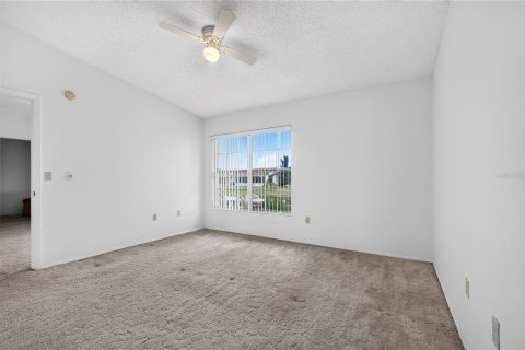Townhouse in Bradenton, Florida 2 bedrooms, 107.4 sq.m. № 2391587 - photo 19