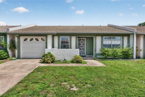 Townhouse in Bradenton, Florida 2 bedrooms, 107.4 sq.m. № 2391587 - photo 2