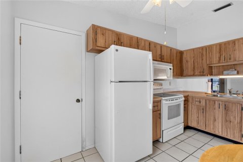 Townhouse in Bradenton, Florida 2 bedrooms, 107.4 sq.m. № 2391587 - photo 10