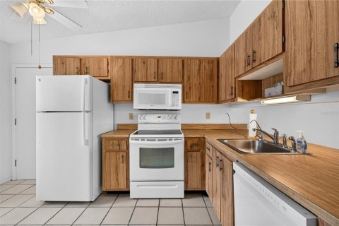 Townhouse in Bradenton, Florida 2 bedrooms, 107.4 sq.m. № 2391587 - photo 7