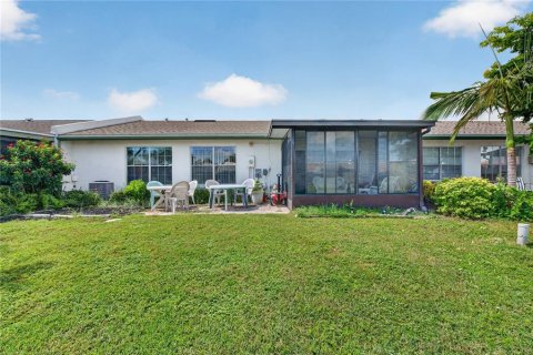 Townhouse in Bradenton, Florida 2 bedrooms, 107.4 sq.m. № 2391587 - photo 30
