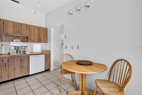 Townhouse in Bradenton, Florida 2 bedrooms, 107.4 sq.m. № 2391587 - photo 9