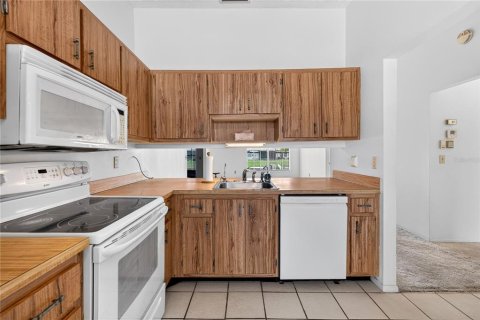 Townhouse in Bradenton, Florida 2 bedrooms, 107.4 sq.m. № 2391587 - photo 6