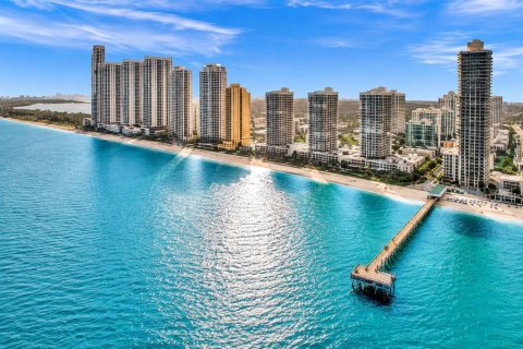 Condo in Sunny Isles Beach, Florida, 3 bedrooms  № 2260182