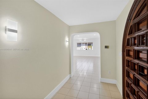 Villa ou maison à vendre à North Bay Village, Floride: 3 chambres, 189.15 m2 № 2024549 - photo 13