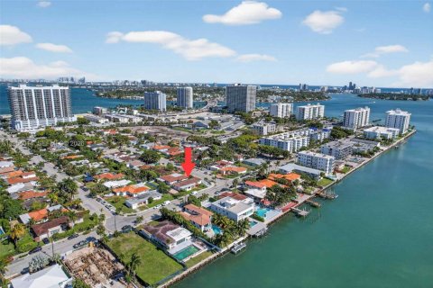 Villa ou maison à vendre à North Bay Village, Floride: 3 chambres, 189.15 m2 № 2024549 - photo 3