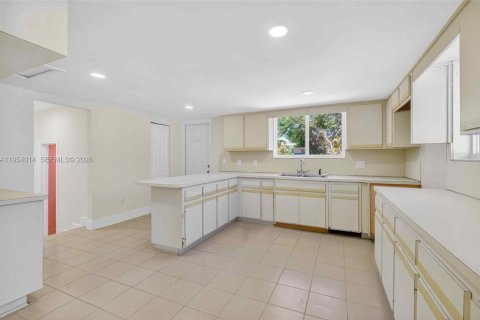 Villa ou maison à vendre à North Bay Village, Floride: 3 chambres, 189.15 m2 № 2024549 - photo 18