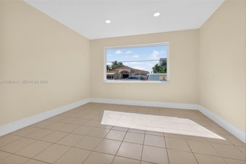 Villa ou maison à vendre à North Bay Village, Floride: 3 chambres, 189.15 m2 № 2024549 - photo 24