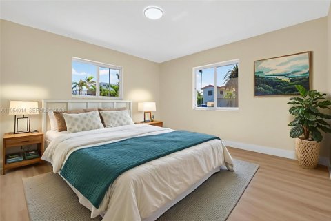 Villa ou maison à vendre à North Bay Village, Floride: 3 chambres, 189.15 m2 № 2024549 - photo 10