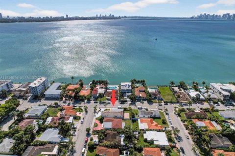 Villa ou maison à vendre à North Bay Village, Floride: 3 chambres, 189.15 m2 № 2024549 - photo 4