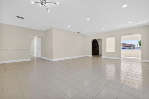 Villa ou maison à vendre à North Bay Village, Floride: 3 chambres, 189.15 m2 № 2024549 - photo 14