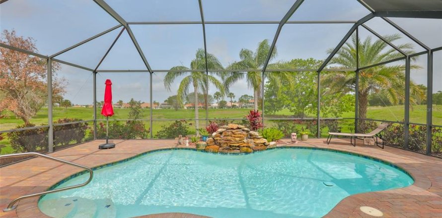 Casa en Sun City Center, Florida 2 dormitorios, 211.54 m2 № 1773068