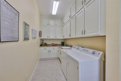Casa en venta en Sun City Center, Florida, 2 dormitorios, 211.54 m2 № 1773068 - foto 13