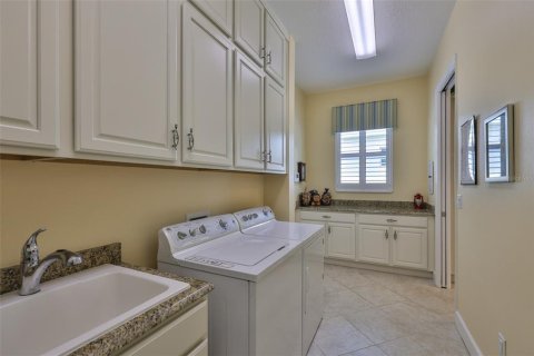 Casa en venta en Sun City Center, Florida, 2 dormitorios, 211.54 m2 № 1773068 - foto 14