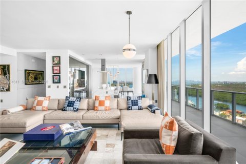 Copropriété à louer à Sunny Isles Beach, Floride: 5 chambres, 476.31 m2 № 2361817 - photo 5