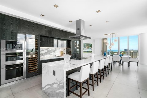 Copropriété à louer à Sunny Isles Beach, Floride: 5 chambres, 476.31 m2 № 2361817 - photo 8